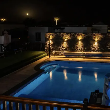 Casa Blanca Villa *